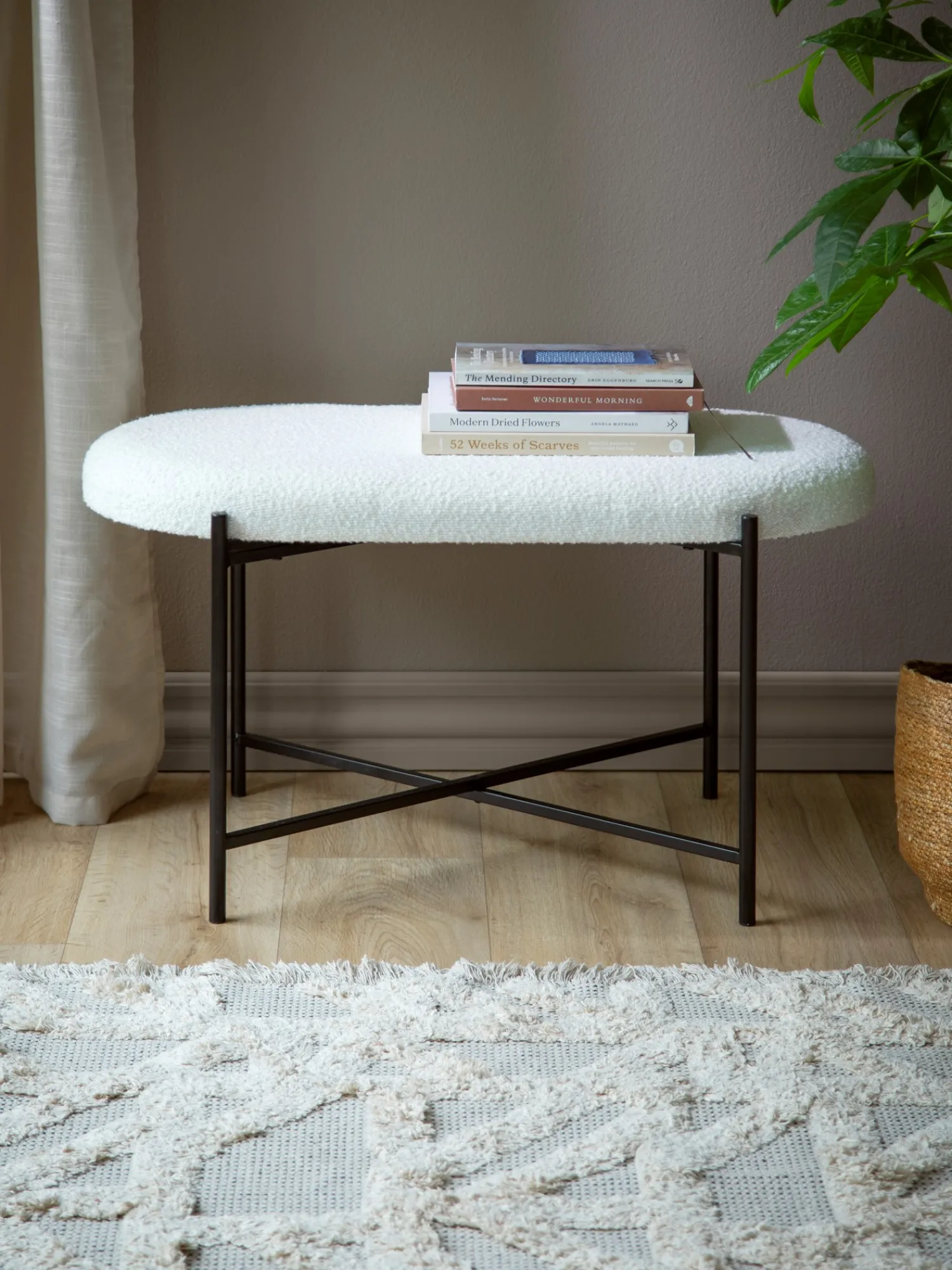 Søstrene Grene Bænke^Bouclébænk