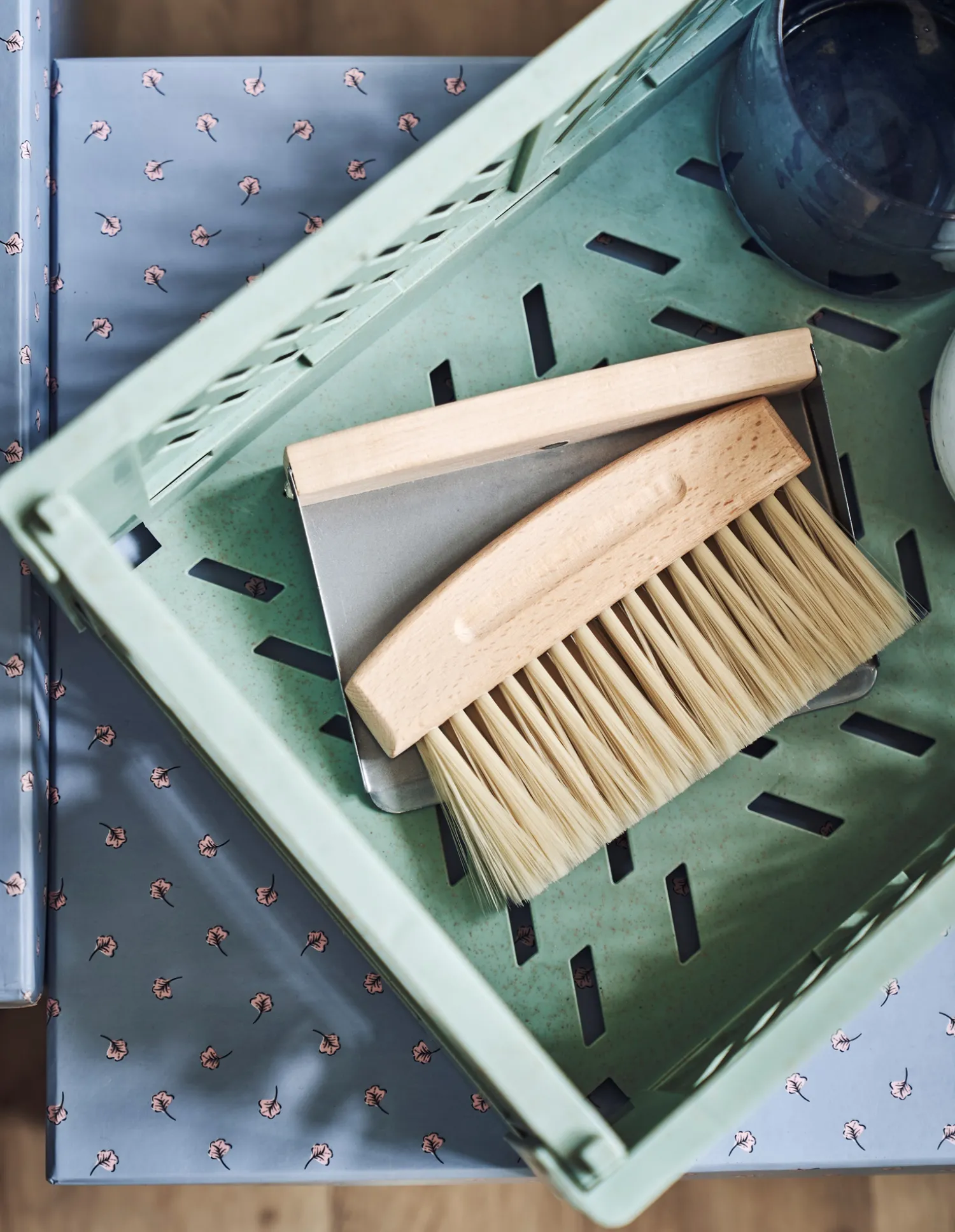 Søstrene Grene Rengøring^Fejebakke Og Kost Til Bordet