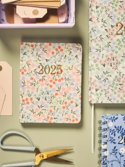 Søstrene Grene Papirvarer^Kalender 2025