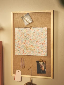 Søstrene Grene Papirvarer^Månedskalender 2025