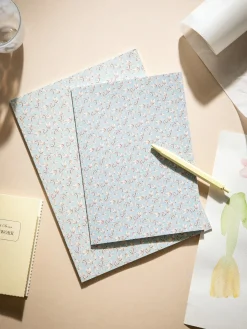 Søstrene Grene Papirvarer^Notesbog Med Linjeret Papir A4